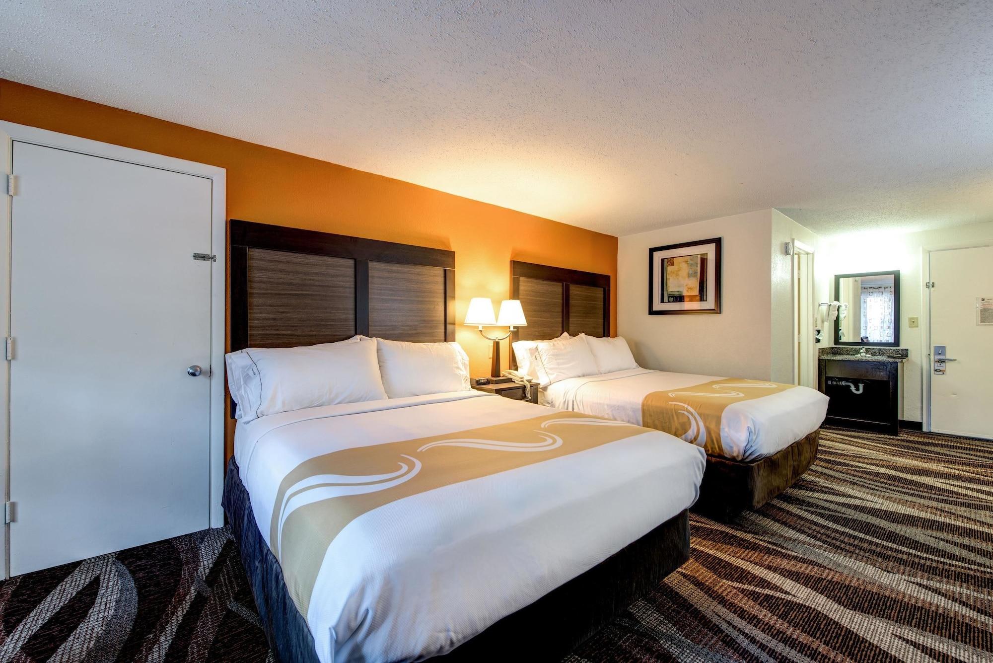 Quality Inn Creekside - Downtown Gatlinburg Exterior photo